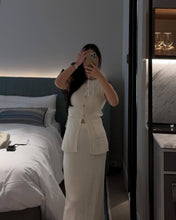 Load image into Gallery viewer, Sleeveless Vest Pocket Knitted Vest Split High Waist Skirt Casual Old Money Knitting Suit