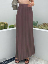 Load image into Gallery viewer, Knitted Camisole + Skirt Elegant Sleeveless Short Top Pleated Skirt Set